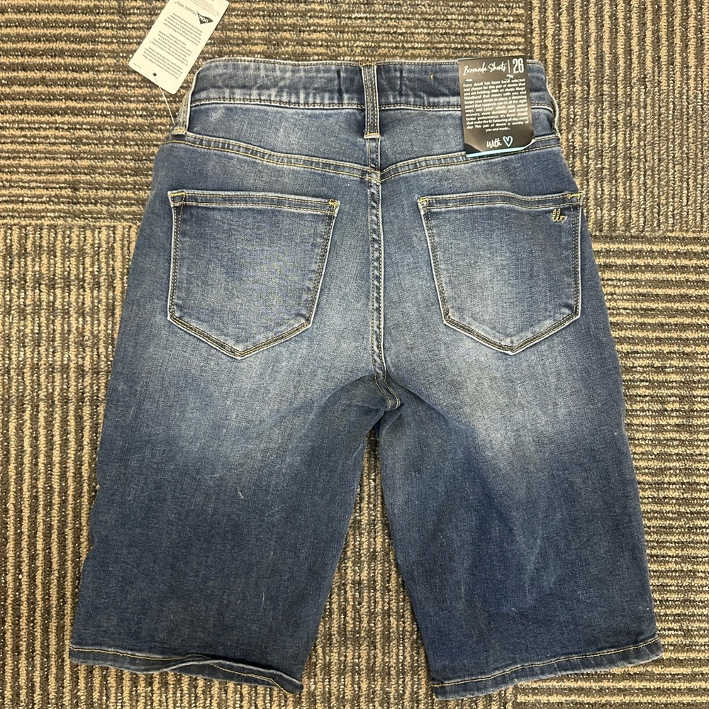 NWT LuLaRoe Bermuda Denim Shorts Sz 26 - Picture 3 of 4